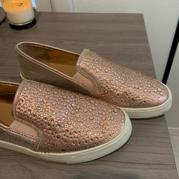 Shoes - Picture 3 of 5